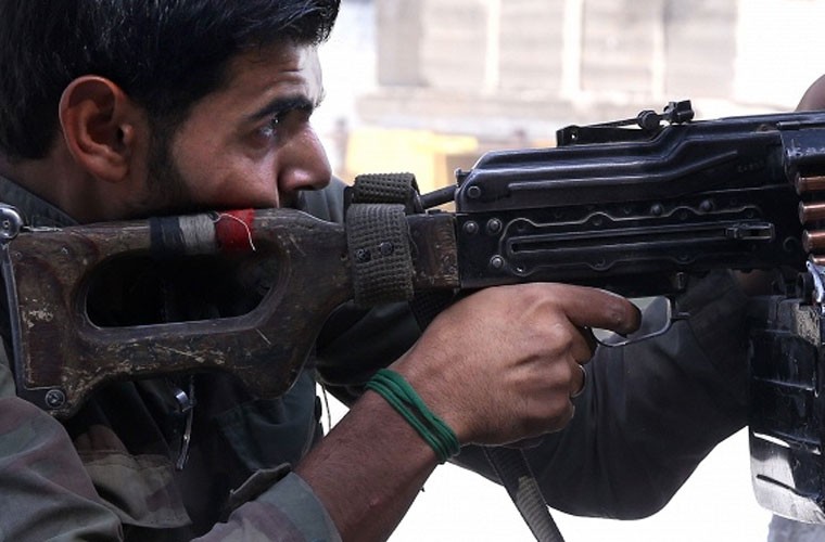Anh binh si Syria cam chot vung ngoai o Damascus-Hinh-10